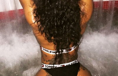 Amețitor! Are unul dintre cele mai tari posterioare din lume