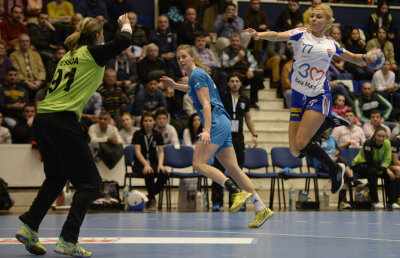 Se împart primele trofee! Baia Mare, București și Tg. Jiu se luptă pentru Supercupa României la handbal feminin și masculin