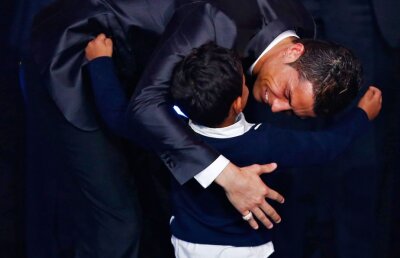 Cristiano Ronaldo, în dificultate » Fiul său pune familiei cea mai grea întrebare