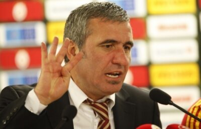Război între Iordănescu și Hagi: "Una e să fii antrenor la Viitorul, alta e să fii selecționer"