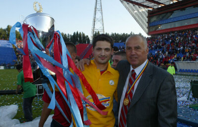 Al 3-lea cel mai bun all-time! Noul înlocuitor al lui Pedrazzini se numără printre cei mai titrați tehnicieni din istoria Stelei