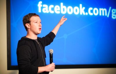 VIDEO Mark Zukerberg a prezentat sediul Facebook » Aici ajung toate pozele și statusurile postate din întreaga lume
