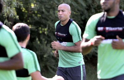 CV beton, pretenții de bonton » Kharja a jucat la Inter, Roma și Fiorentina, dar a acceptat un salariu de 3 ori mai mic decît al lui Chipciu