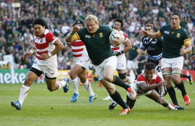 El este cel mai ghinionist fan » A mers 43.000 de km timp de doi ani pentru a vedea cum Africa de Sud pierde cu Japonia la CM de Rugby