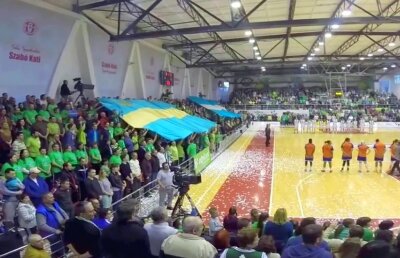 VIDEO Scandalul ia amploare: imn secuiesc în Liga 1 de baschet feminin » Explicația fanilor din Sfîntu Gheorghe: "Cîntăm ce imn vrem cîtă vreme plătim bilet!"