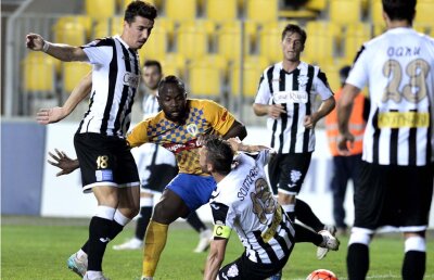 VIDEO Show-ul naşte simetrii » Turul s-a încheiat exact cum a început: 1-1! Petrolul și ACS Poli au rămas cu egalul