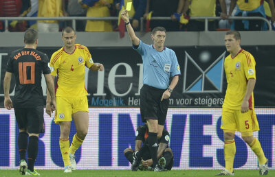 Scoţianul revine! Ne arbitrează omul pus la zid după înfrîngerea cu Olanda din preliminariile trecute