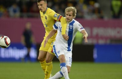 Probleme după România - Finlanda » Fanii au protestat la autocar + reacție nervoasă a lui Chiricheș