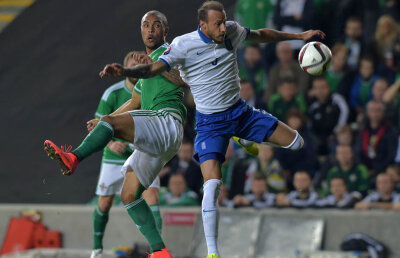 VIDEO Zburînd spre primul lor Euro » Nord-irlandezii au reușit o calificare istorică: 3-1 cu Grecia