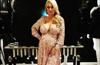 FOTO » Coco Austin aprinde orice pasiune! Uite cum şi-a arătat sînii imenşi