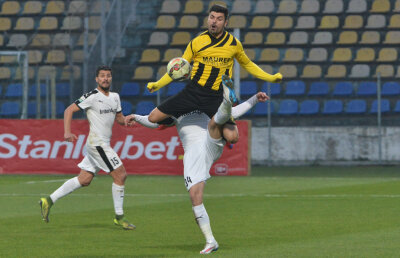 VIDEO Show cardiac sub Tîmpa » Astra s-a calificat în "sferturi" la capătul unei partide fantastice, 4-3 cu Brașov