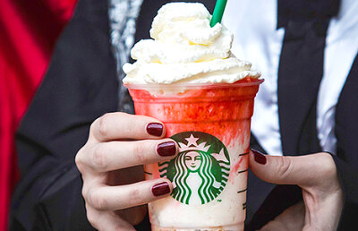 Starbucks a vrut să scoată o băutură de Halloween inspirată de România. Ce a ieșit e interzis minorilor 