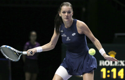 S-a dezintegrat » Halep a trecut exact prin singurul scenariu în care era eliminată direct:  a pierdut în două seturi cu Radwanska