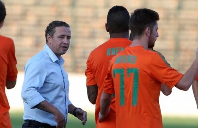 Egal rușinos pentru Reghecampf » N-a reușit să bată o echipă care avea doar 4 puncte și 2 goluri marcate