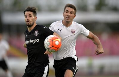 VIDEO Daniel Florea n-a uitat de ziua lui Maradona :) Gol cu mîna în meciul împotriva Craiovei!