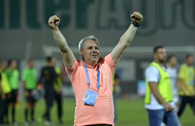 Marius Şumudică îl ironizează pe Cristiano Bergodi: "Fur şi eu de la el"