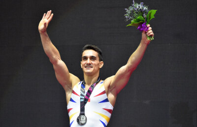 Bătrînul și argintul » Marian Drăgulescu a cucerit, ieri, a zecea medalie mondială a carierei la Glasgow