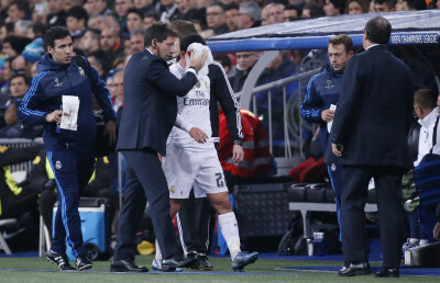 VIDEO Imagini dure de la Real - PSG » Isco s-a ales cu capul spart după un duel cu Aurier