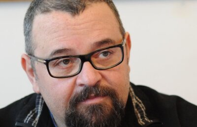 Cum a atribuit Piedone, acum 14 zile, 40 de milioane de euro unei firme prietene cu directorul de achiziții din Primărie