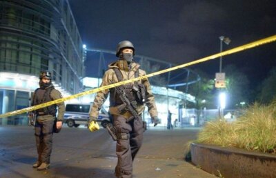 UPDATE Operațiune antiteroristă în Franţa » Un suspect ai atentatelor din Paris au fost uciși, o femeie s-a aruncat în aer