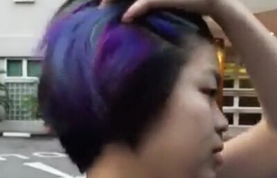 VIDEO » Felul în care și-a vopsit părul face ravagii pe internet. Toate femeile vor să fie ca ea!