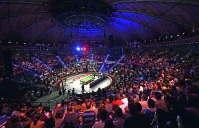 FOTO Aşi la Circ » Cele mai tari imagini ale show-ului oferit de Ronnie O'Sullivan şi Stuart Bingham