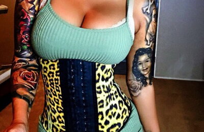 Eforturi mari pentru o talie de viespe! Amber Rose vrea să arate demențial