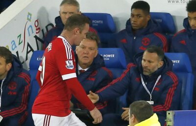 FOTO Imagine controversată cu Rooney » Un fost coleg l-a provocat pe englez: "De-asta nu vrei să fii blocat cu mine în lift?"