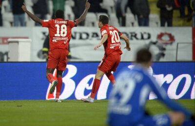 VIDEO+FOTO Dinamo a luat fața Pandurilor și a trecut pe locul 3 după victoria împotriva gorjenilor, scor 2-1