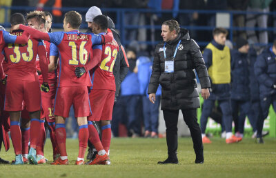 Prima mare problemă de la revenirea lui Reghe » Cel mai valoros stelist ajunge la cuţit şi ratează pregătirea!