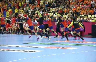 Naționala de handbal feminin a României revine în țară luni noapte