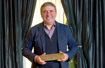 TOLO.RO Gică Hagi este antrenorul anului în România » "Ne oferă pasa supremă. A fost ucenic, a fost magician, este profesor"