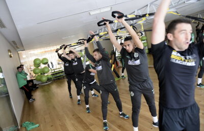 GALERIE FOTO TRX și spinning la Stejarii » Reghe nu îi menajează pe steliști înainte de plecarea în Antalya