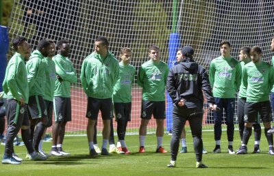 Vești bune pentru Reghe » Tehnicianul se poate baza pe 2 jucători noi în cantonamentul din Turcia