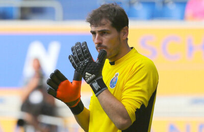 VIDEO Gafă de începător » Eroarea lui Casillas o îndepărtează pe Porto de titlu