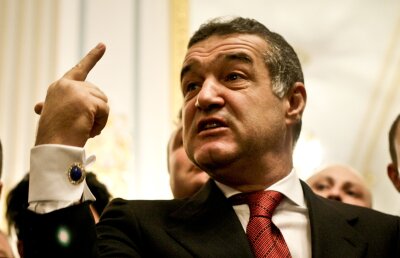 Gigi Becali s-a băgat în discuțiile lui Reghe cu Iordănescu! Patronul campioanei s-a enervat: "Nu mai vrem dictatură la FRF"