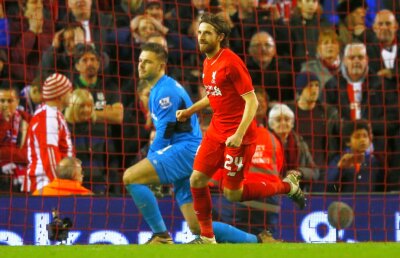 VIDEO Cel mai amuzant suporter al unei echipe de fotbal » Prestația sa nu i-a intimidat pe adversari