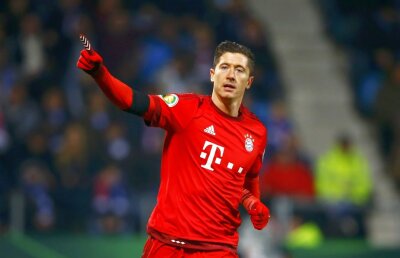 VIDEO Bayern Munchen trece și de Augsburg, scor 3-1, și se distanțează în fruntea Bundesligii