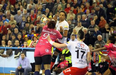 Secunde de vis » HCM Baia Mare şi-a asigurat aseară calificarea în “sferturi” printr-o victorie dramatică în deplasare, la Fleury, 18-17, cu reuşită în ultimele secunde