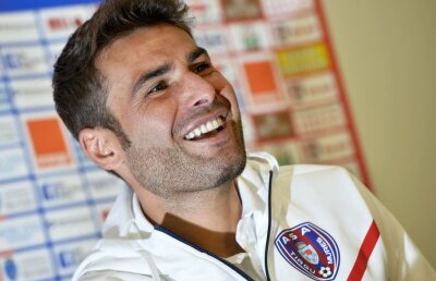 FOTO Mutu i-a răspuns lui Grigoraș: "Câinii latră, ursul trece"