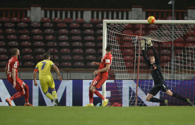 VIDEO Cronică de Cristian Geambașu: Era degetală a fotbalului » Rezervele lui Reghe au fost mai periculoase decât bizonii lui Rednic, scor 0-0