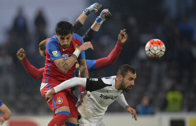 VIDEO Are școală! Steaua a fost salvată cu Astra de atacantul care s-a antrenat în curtea unui liceu, nu în stagiile din Antalya