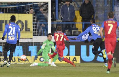 VIDEO Pastila veselă » Meci cu de toate la Ovidiu: Steaua aleargă după Astra, 3-1 cu Viitorul. Note jenante primite de jucătorii lui Hagi