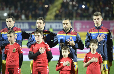 Confuzie şi amuzament la imnuri: "Deşteaptă-te, lituanianule!" :)