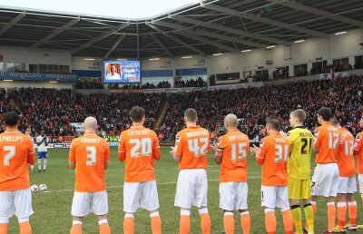 Cota zilei vine de la Blackpool – Bury » Disperarea gazdelor dublează miza