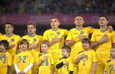 FOTO Cum a fost surprins unul dintre jucătorii noștri la intonarea imnului: ”Așa este”