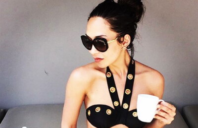 Myleene Klass arată senzațional în costum de baie!