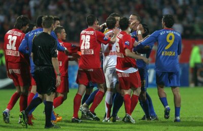 FOTO Déjà vu » Ultimul meci de titlu jucat de Steaua cu Dinamo a fost arbitrat tot de Tudor 