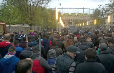 EXCLUSIV Incident scandalos la stadion » Un stelist agresat și umilit de dinamoviști!