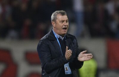 Steliştii, surprinşi de echipa de start a lui Rednic! Meme a anunţat asistenţa de la derby